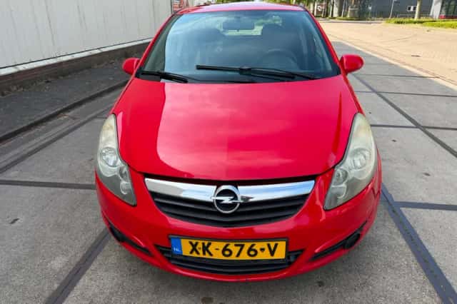Opel Corsa (2011) thumbnail 2