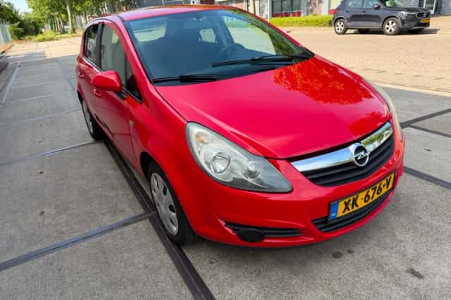 Opel Corsa (2011) thumbnail 3