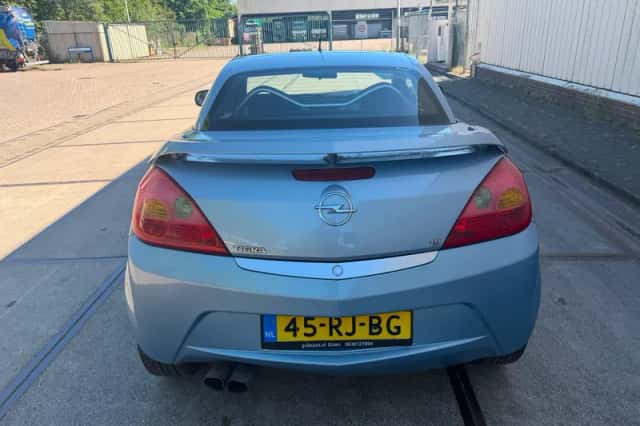 Opel Tigra TwinTop (2005) thumbnail 5