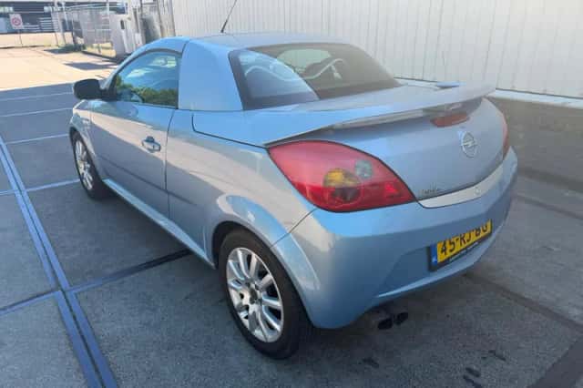 Opel Tigra TwinTop (2005) thumbnail 6