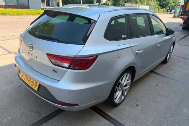 SEAT Leon (2014) thumbnail 4