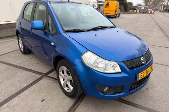 Suzuki SX4 (2006) thumbnail 3