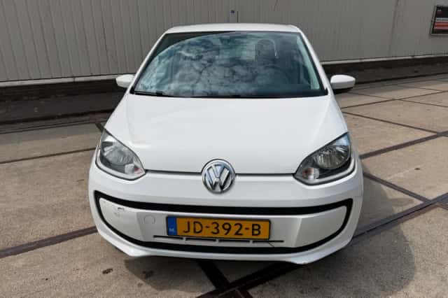 Volkswagen Up! (2016) thumbnail 2