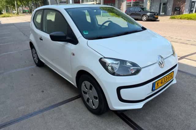 Volkswagen Up! (2014) thumbnail 3
