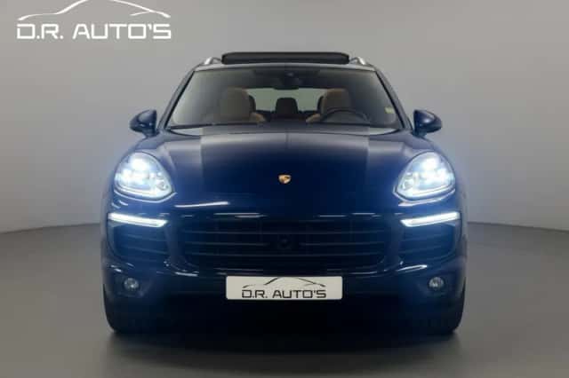 Porsche Cayenne (2015) thumbnail 3
