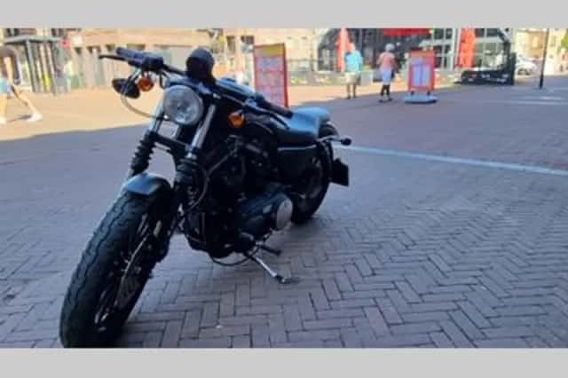 HARLEY DAVIDSON Sportster (2010) thumbnail 3