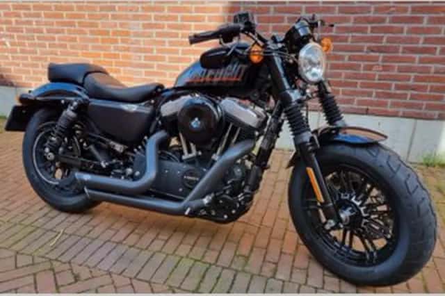 HARLEY-DAVIDSON SPORTSTER (2018) thumbnail 2