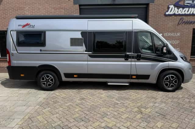 Malibu Van (2022) thumbnail 4