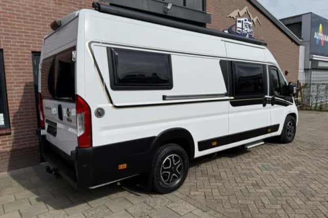 Malibu Van (2023) thumbnail 4