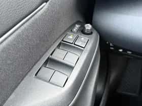 Toyota Yaris Cross (2025) thumbnail 23
