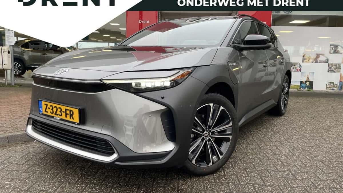 Toyota bZ4X (2024) — foto 1
