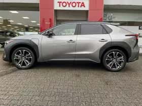 Toyota bZ4X (2024) thumbnail 4