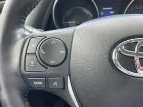 Toyota Auris (2015) thumbnail 11