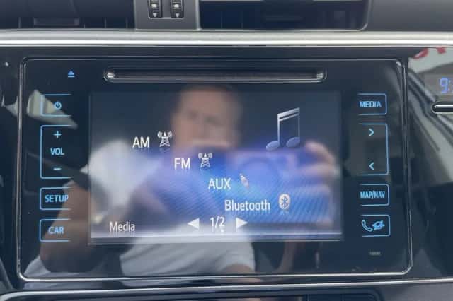 Toyota Auris (2015) thumbnail 15
