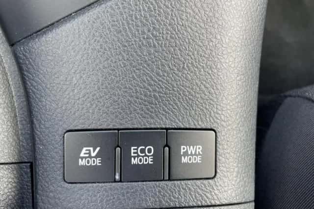 Toyota Auris (2015) thumbnail 18