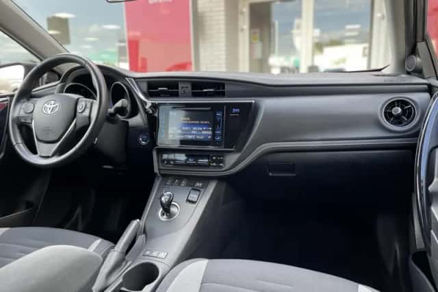 Toyota Auris (2015) thumbnail 24