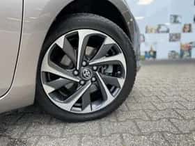 Toyota Auris (2015) thumbnail 27