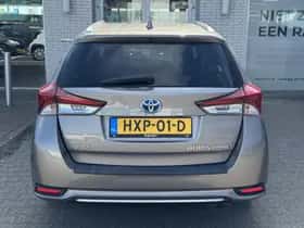 Toyota Auris (2015) thumbnail 4
