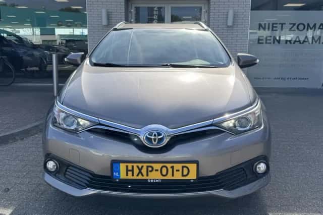 Toyota Auris (2015) thumbnail 7