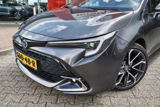 Toyota Corolla (2024) thumbnail 2