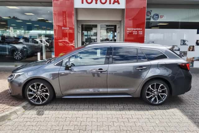 Toyota Corolla (2024) thumbnail 3