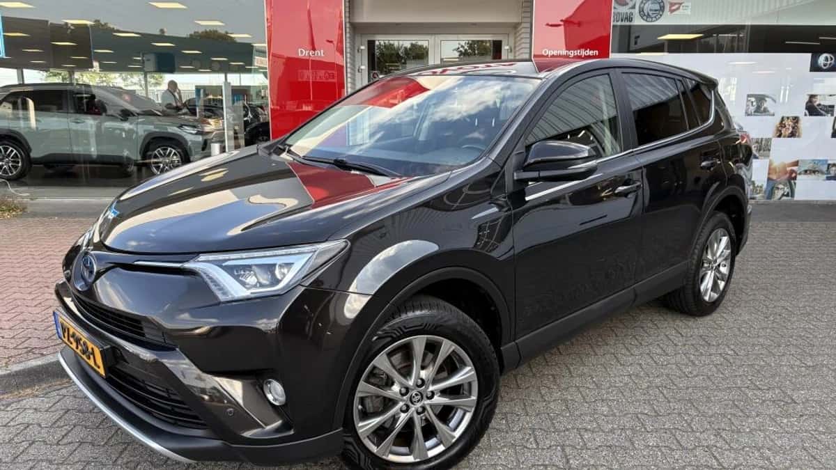 Toyota RAV4 (2016) — foto 1