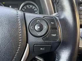 Toyota RAV4 (2016) thumbnail 12