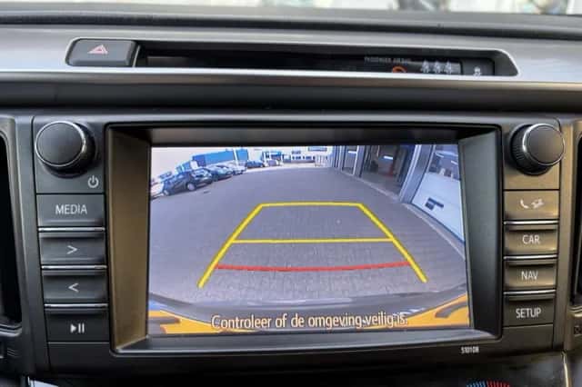 Toyota RAV4 (2016) thumbnail 17