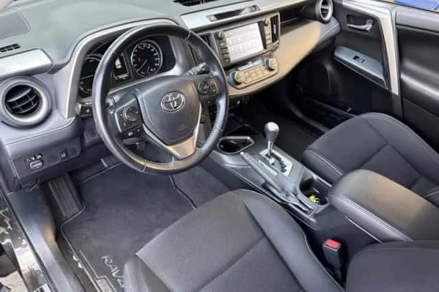 Toyota RAV4 (2016) thumbnail 25