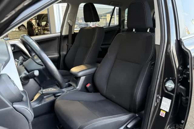 Toyota RAV4 (2016) thumbnail 26