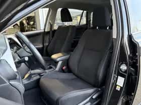 Toyota RAV4 (2016) thumbnail 26