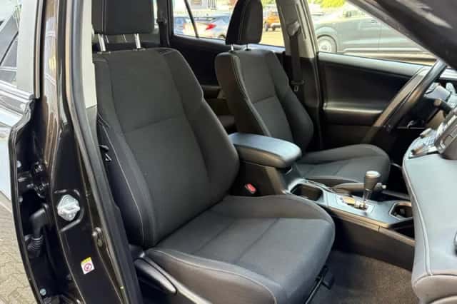 Toyota RAV4 (2016) thumbnail 27