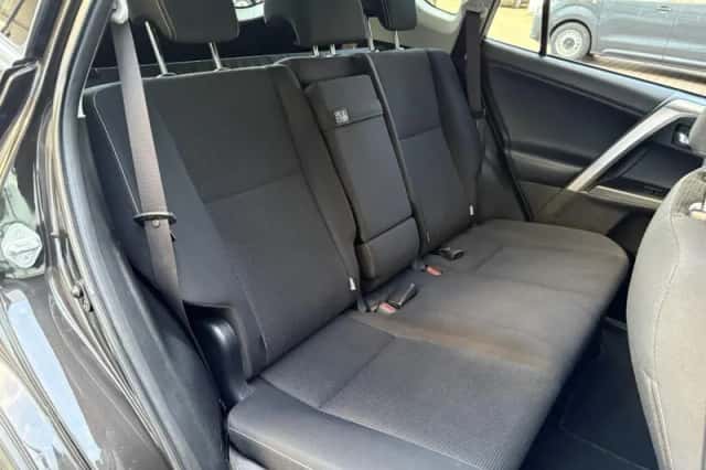 Toyota RAV4 (2016) thumbnail 28