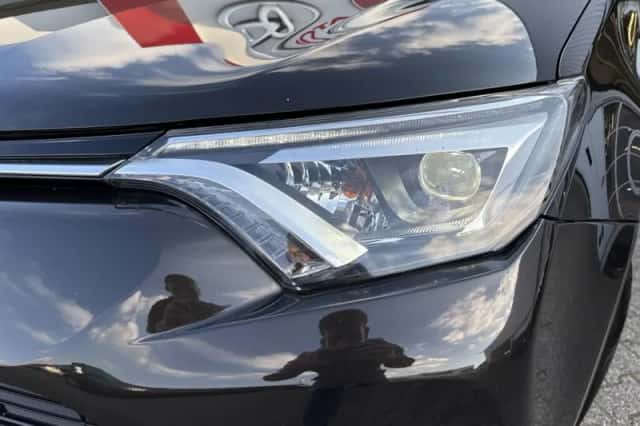 Toyota RAV4 (2016) thumbnail 32