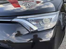 Toyota RAV4 (2016) thumbnail 32