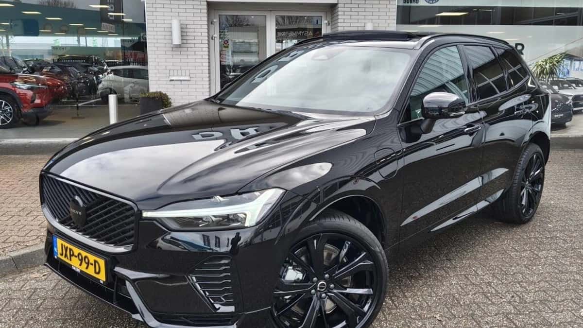 Volvo XC60 (2025) — foto 1