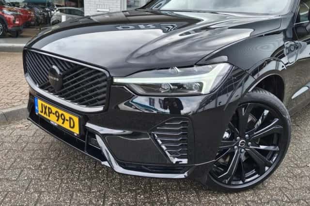 Volvo XC60 (2025) thumbnail 2