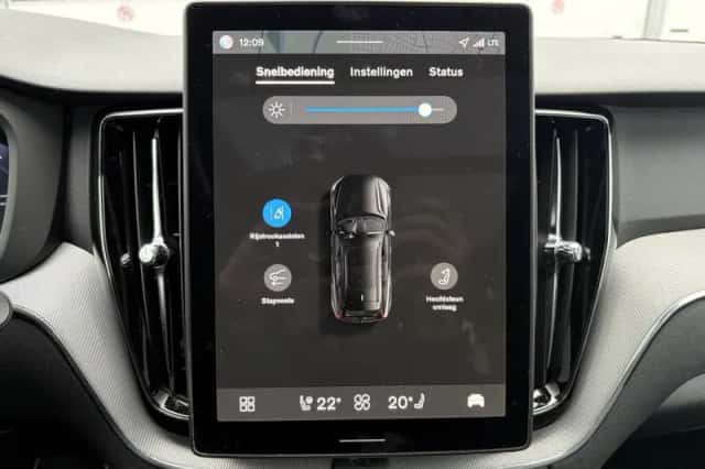 Volvo XC60 (2025) thumbnail 23