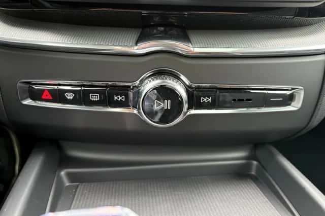 Volvo XC60 (2025) thumbnail 27