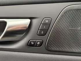 Volvo XC60 (2025) thumbnail 31