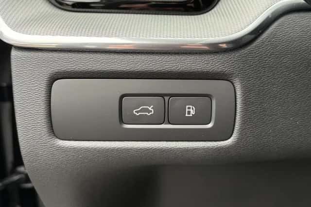 Volvo XC60 (2025) thumbnail 32