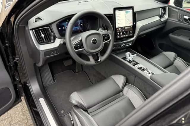 Volvo XC60 (2025) thumbnail 33