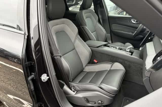 Volvo XC60 (2025) thumbnail 36