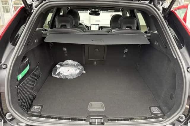 Volvo XC60 (2025) thumbnail 40