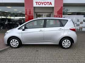 Toyota Verso-S (2011) thumbnail 3