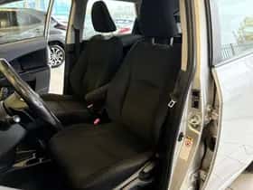 Toyota Verso-S (2011) thumbnail 26