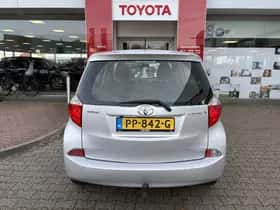Toyota Verso-S (2011) thumbnail 7