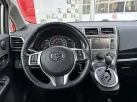 Toyota Verso-S (2011) thumbnail 8