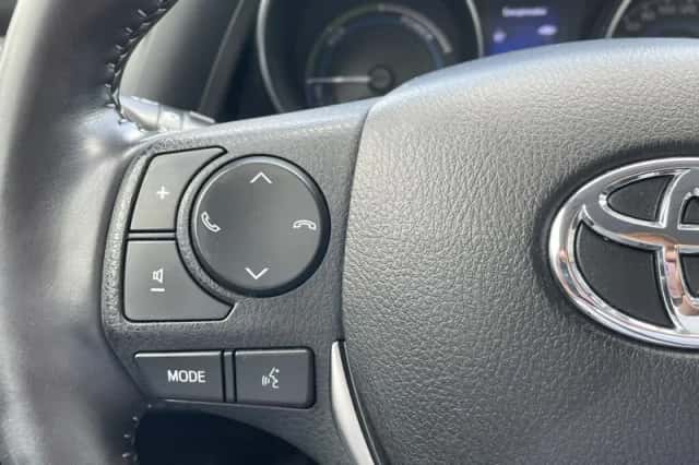 Toyota Auris (2015) thumbnail 11
