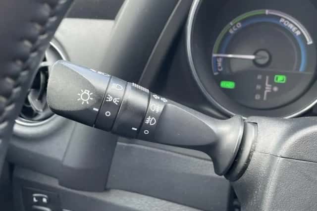 Toyota Auris (2015) thumbnail 13